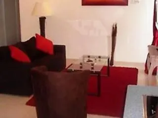 弗罗里拉共和公寓酒店 *