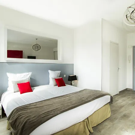 Florella Republique Apartman