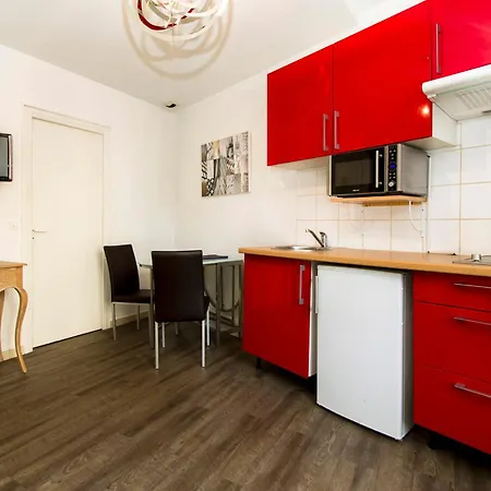 Florella Republique Apartman *